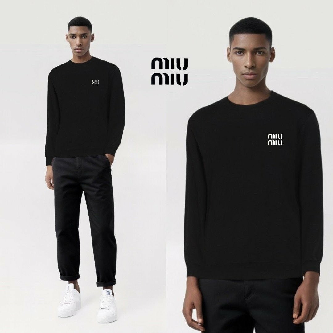 MIU 자수 로고 맨투맨