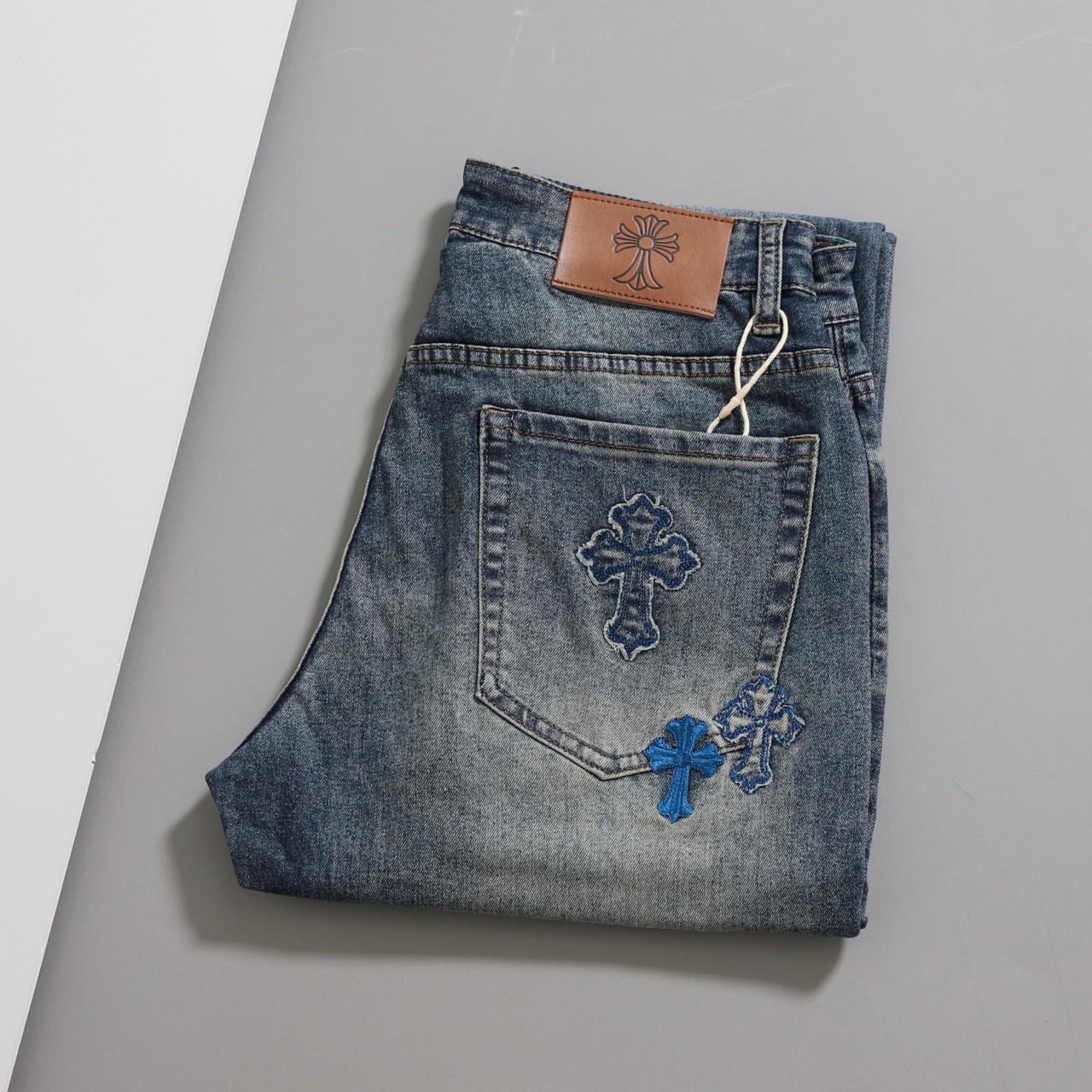 #크롬하츠 [ CHROME ] 수입 멀티 크로스 워싱 데님 팬츠 입고 💢 #남성하의 #청바지