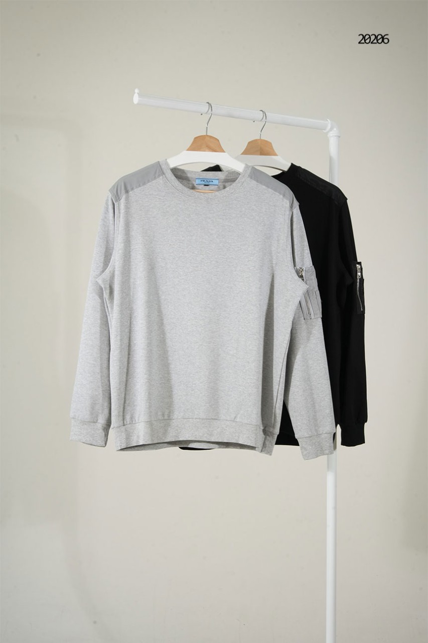 🔆 [PRADA] 프라다 남성 팔 포켓 삼각로고 맨투맨 🔆