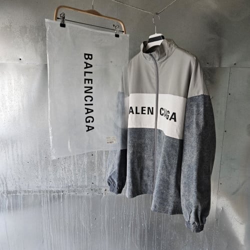 💕 발**** 로고 프린트 집업 자켓