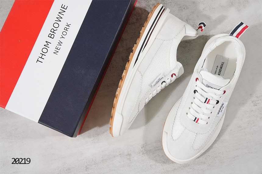 🔆 [THOME BROWNE] 톰브라운 테크 러너 스니커즈 🔆