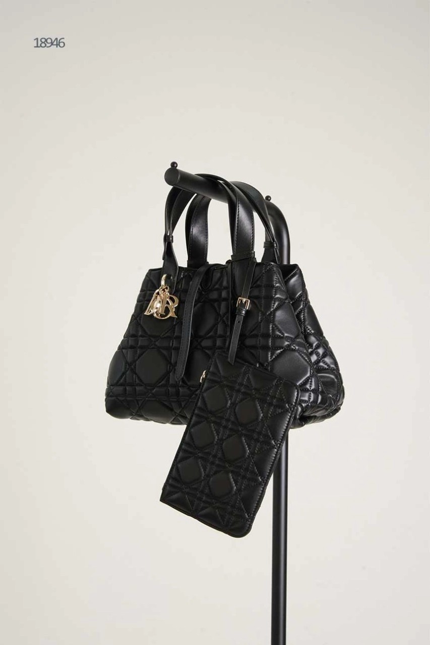 🔆 [DIOR] 크리스찬 디올 메크로까나쥬 뚜주흐백 미듐 🔆