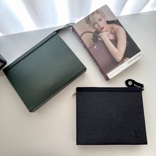 L.V 모노그램 포쉐트 보야주 클러치