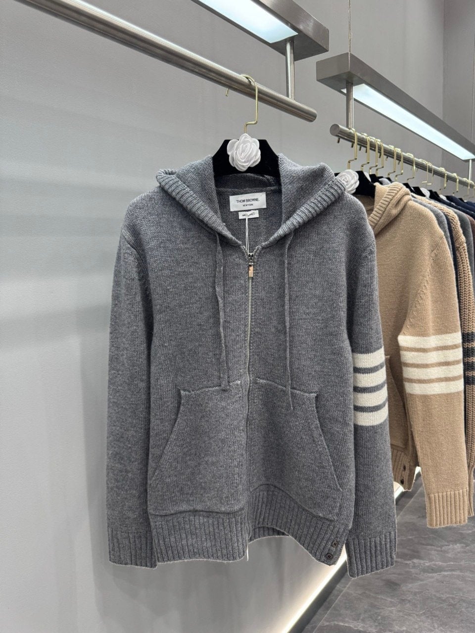 #명품의류 톰*** 25FW 인타르시아 보트 후드 집업 입고!! (pri 922748)