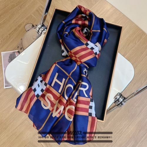 💕 버** 체크 레터링 양면 네이비 스카프