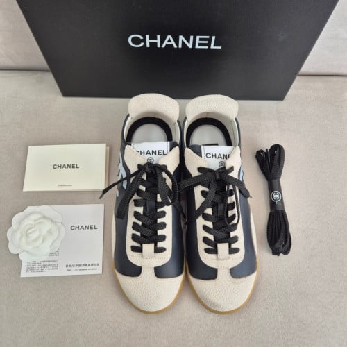 #26스니커즈CC로고레더로우탑