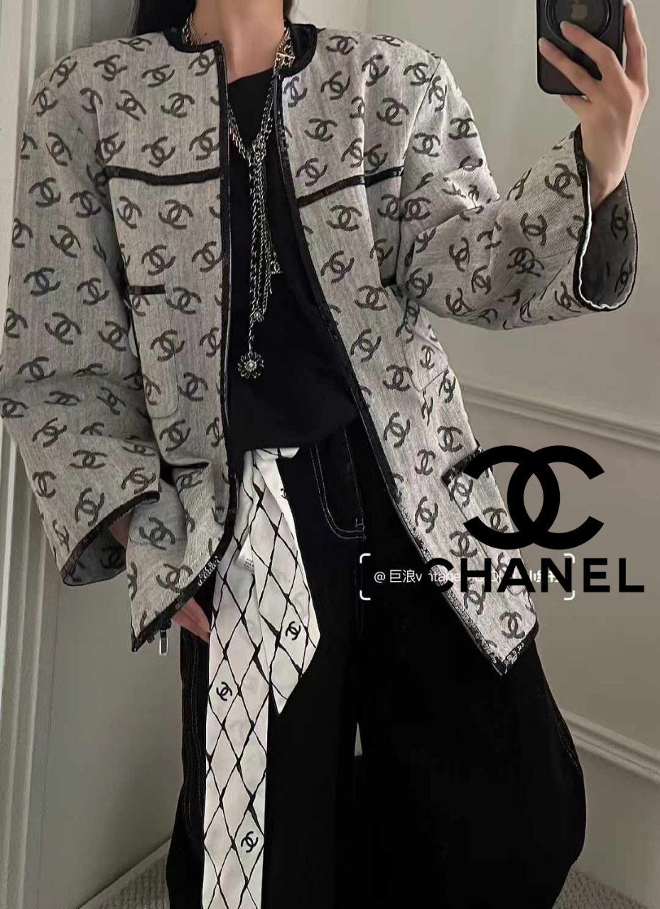 #명품의류 [CHANEL] 로고패턴 라운드 자켓 (min 102240)