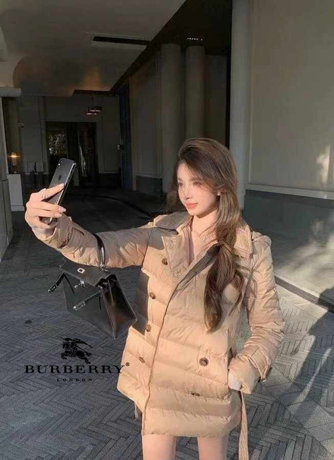 #명품의류 [BURBERRY] 더블 라인 체크 오리털패딩 (min 480604)
