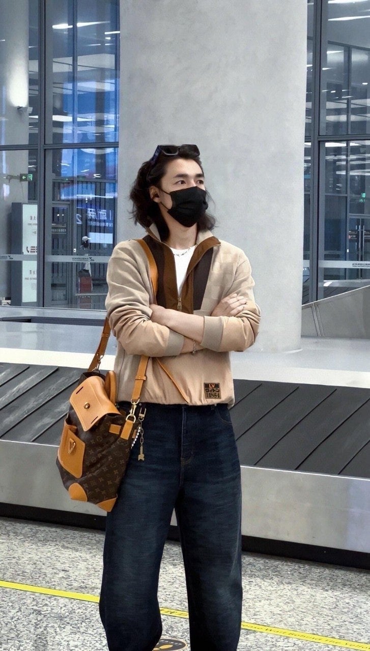 다미 하이브리드 하프집 풀오버 LOU-2606