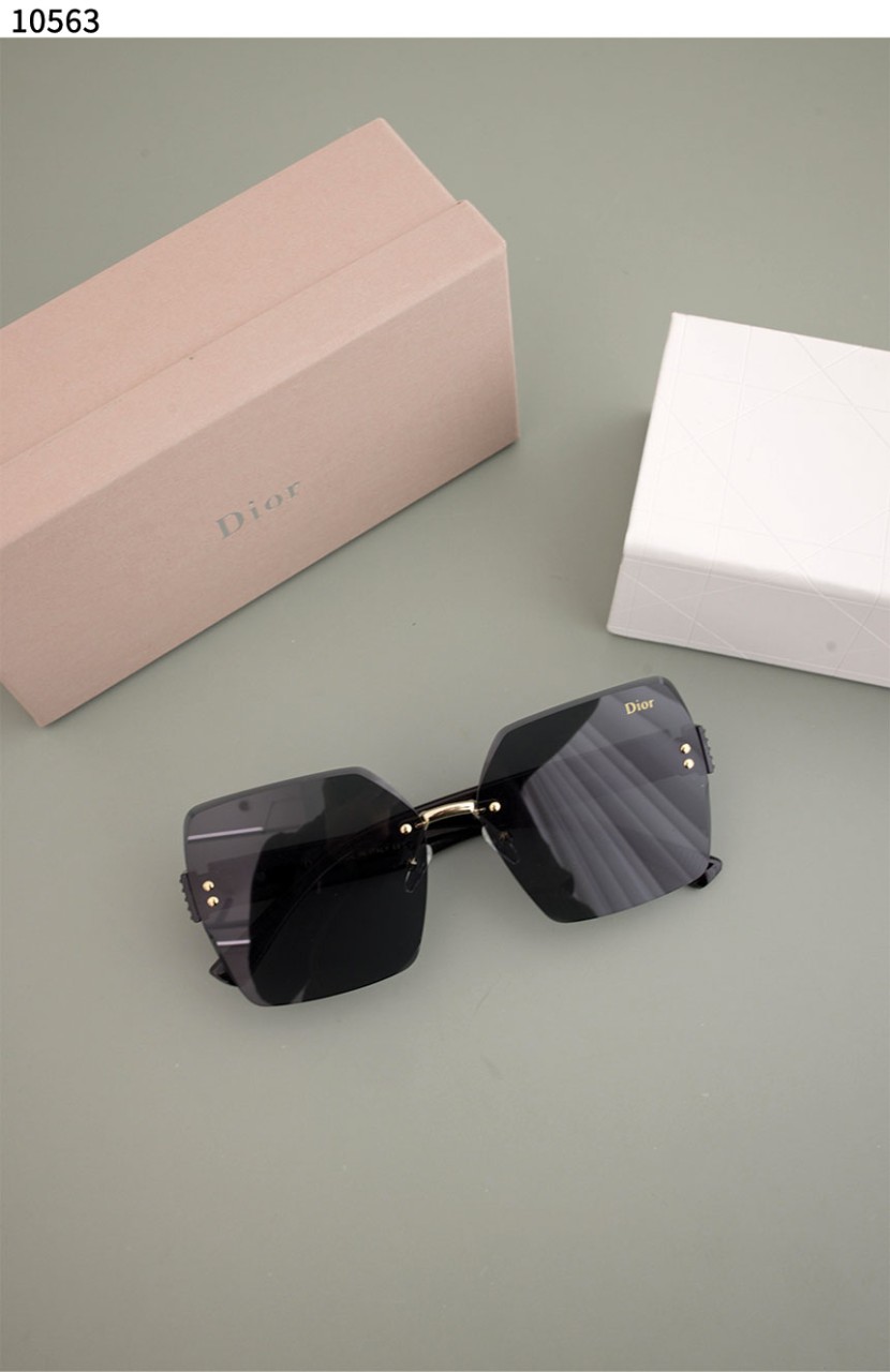#디올 [Christian Dior] 디올 D로고 블랙 선글라스 신상입고💢 #선글라스 #10563