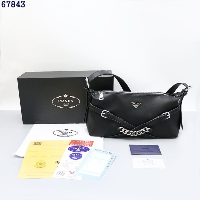 👹프라다 67843 중앙 체인 가죽 숄더백👹