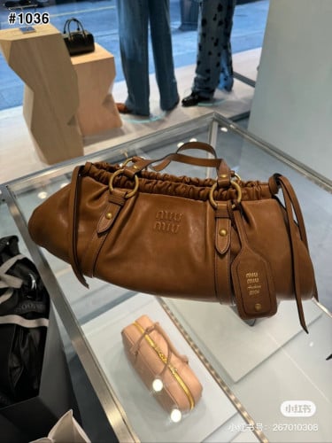 🍀 [MIUMIU] 미우미우 나파 레더 백 🍀