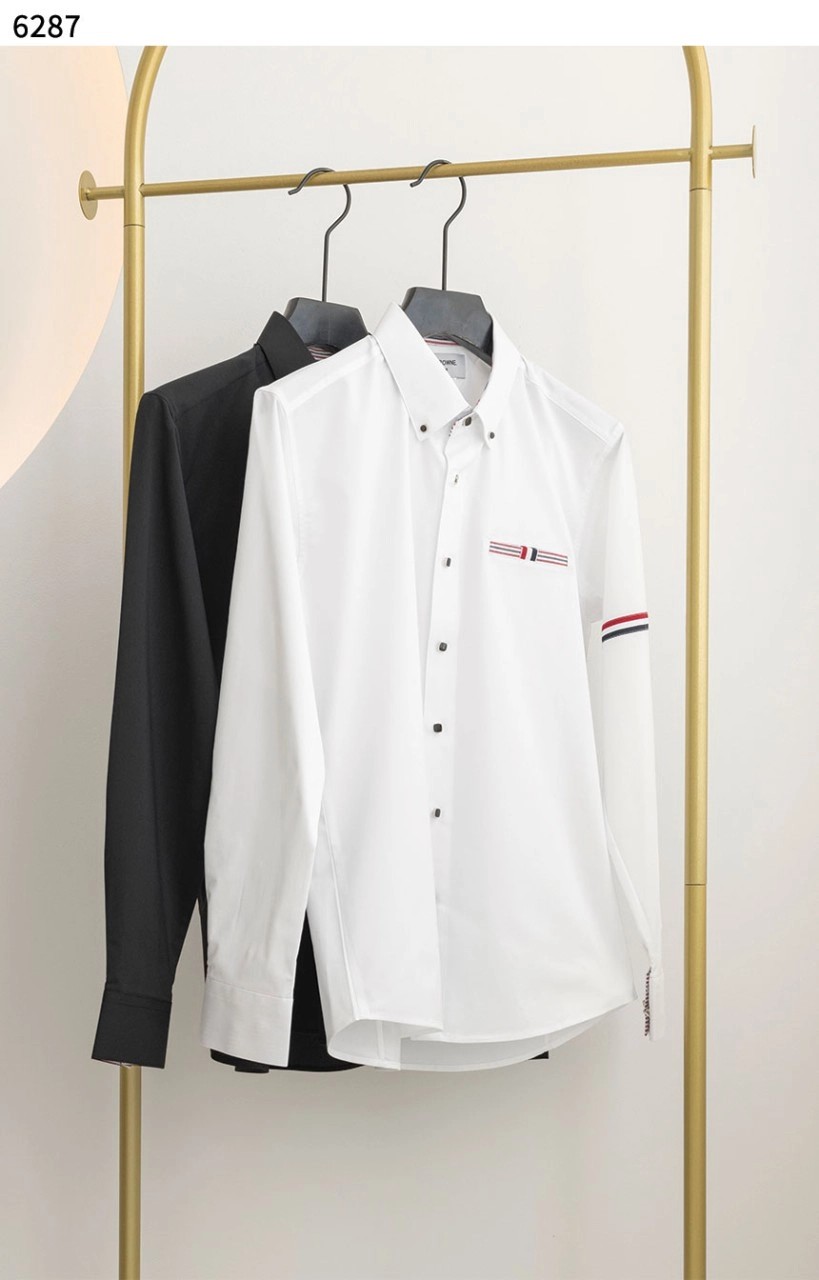 #톰브라운 [Thom Browne] 스트라이프 테이핑 남성 셔츠 신상입고💢 #상의 #셔츠 #6287