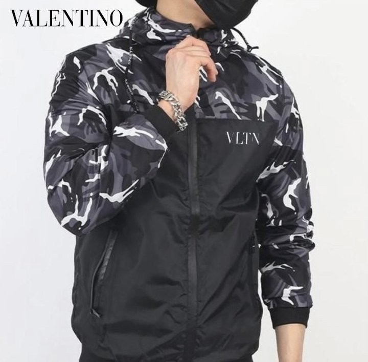 VLT 밀리 레터링 후드배색 바람막이