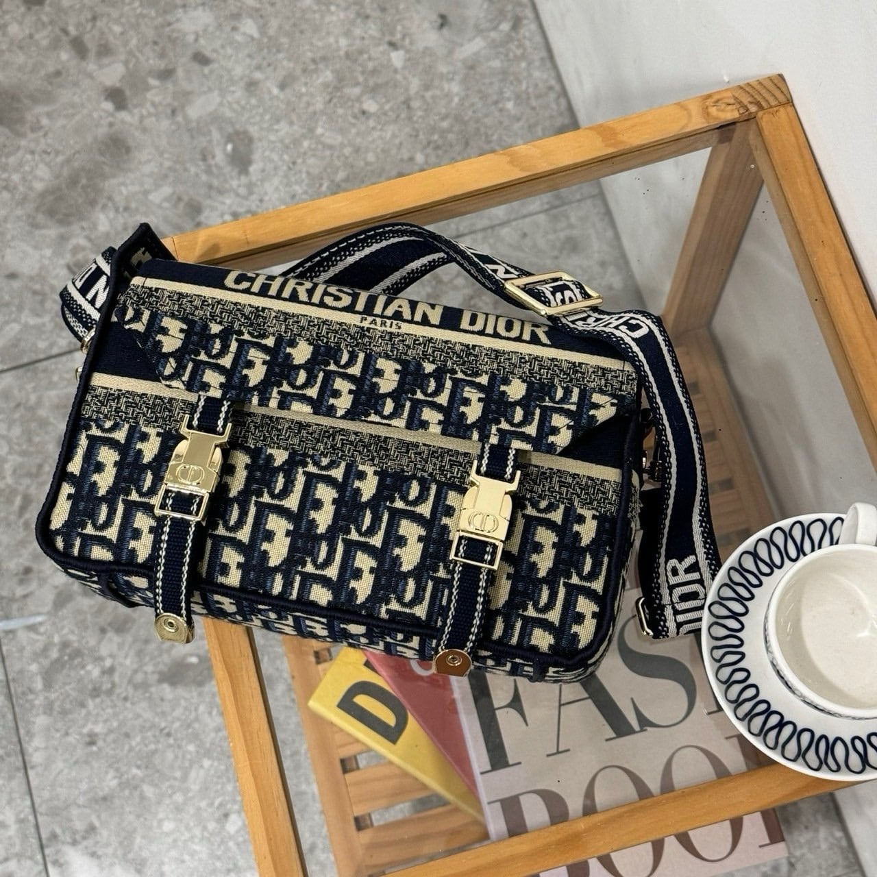 🤴🏻  #디올 (D*or) 캠프 스몰백🤴🏻