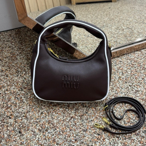 🤴🏻 #미우미우  수입 고급 완더 가죽백🤴🏻