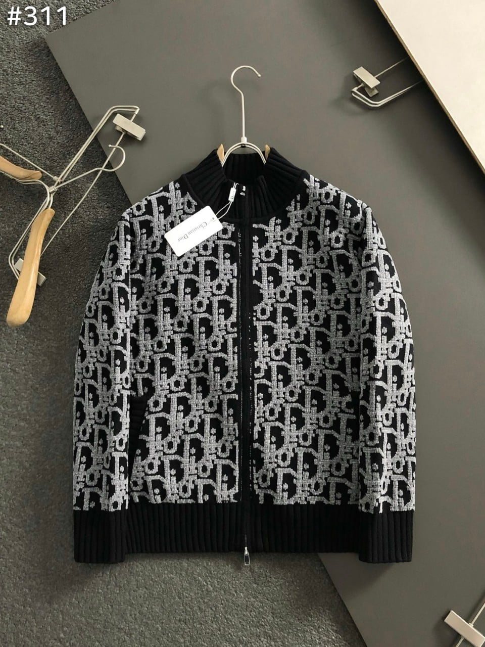 #디올 오블리크 테크니컬 블루종 집업 가디건