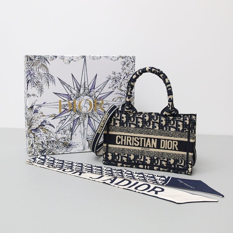 👹디올 미니 북 토트백👹
