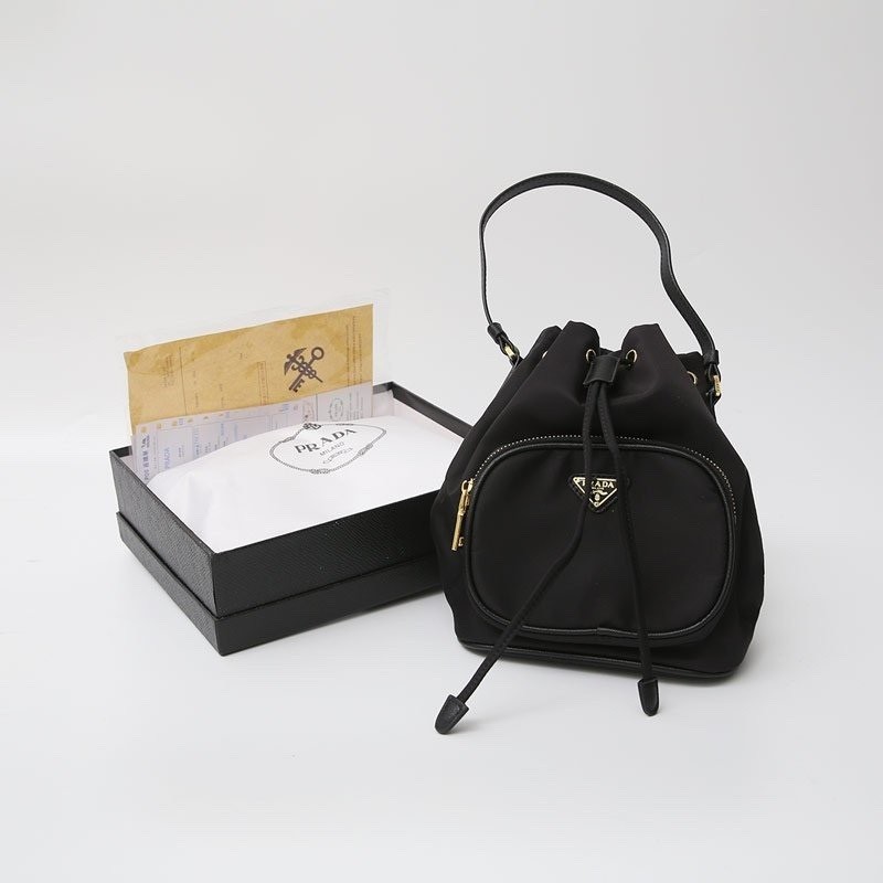 👹프라다 뉴버킷백👹