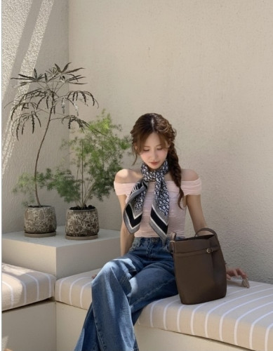 디V 오블리크 스카프