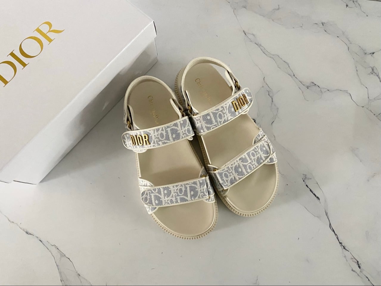 디V 액트 Dioract 샌들 에크루 Dior Oblique