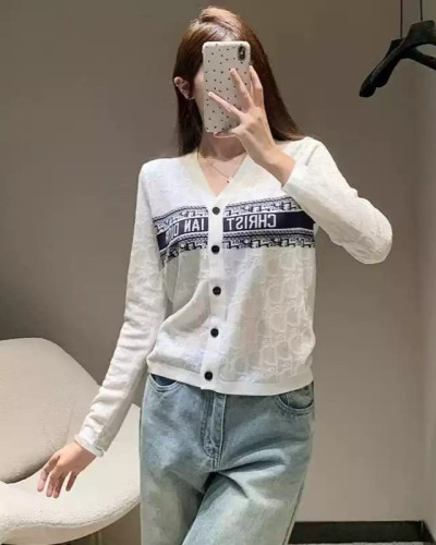 디V 오블리크 자가드 가디건 ➡️수입최*고급