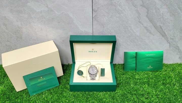 롤렉스 데이데이트40mm 18K화이트골드 금통 입고!!