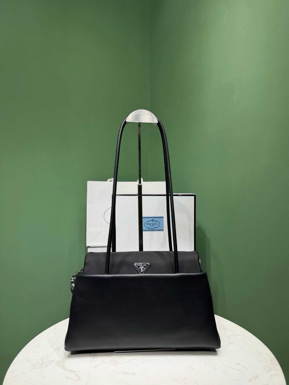 해배) Pr**a 삼각로고 신형 숄더백 (1BA495)