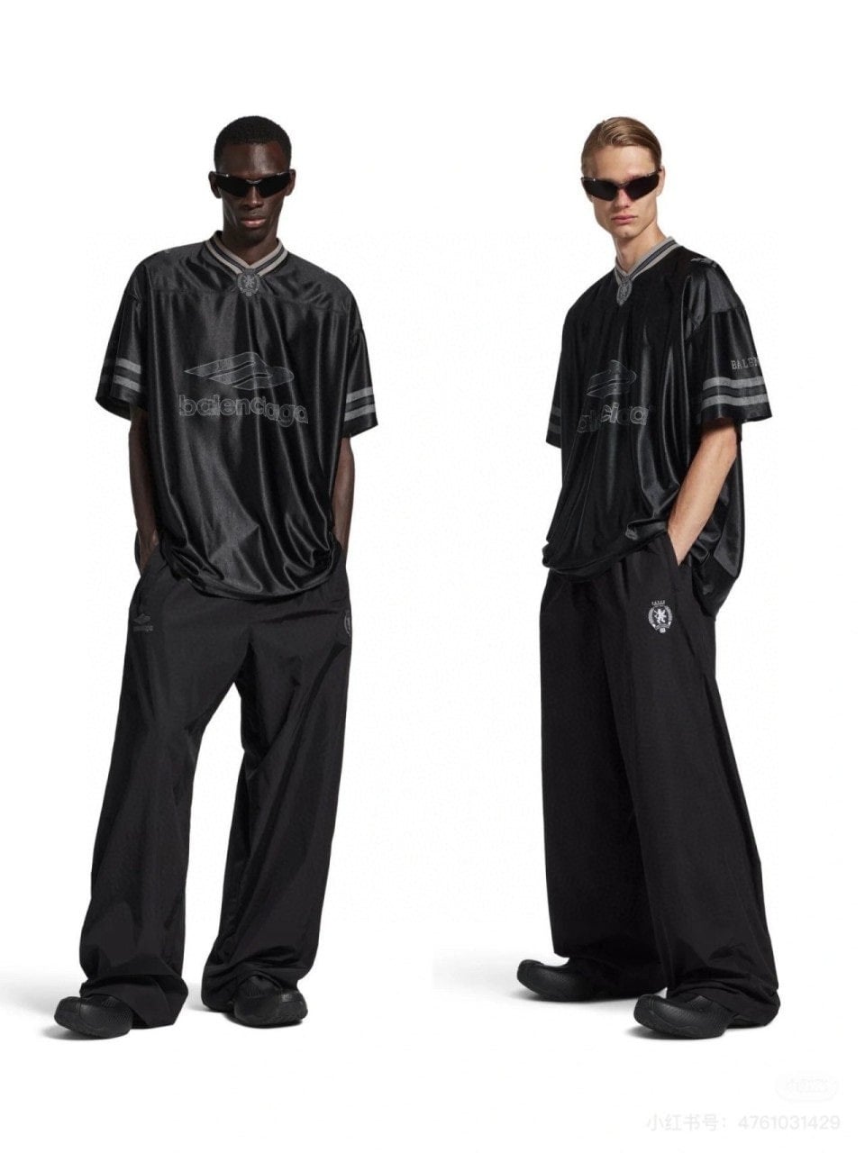 💕 발**** 3B 풋볼 오버사이즈 브이넥 티셔츠