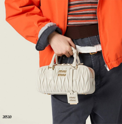 🔆 [MIUMIU] 미우미우 아르카디 마테라쎄 나파 레더백 🔆