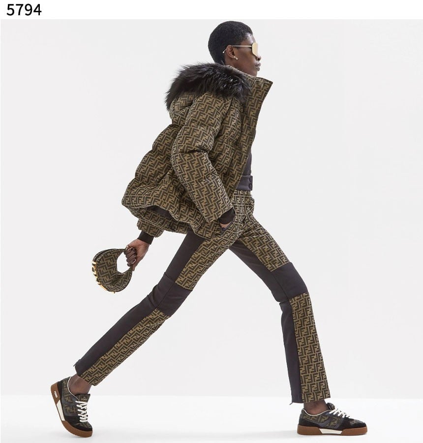 #팬디 [FENDI] 수입프리미엄급 펜디 매치 블랙 스웨이드 캔버스 로우탑 신상 입고💢 #태그 #신발 #5794