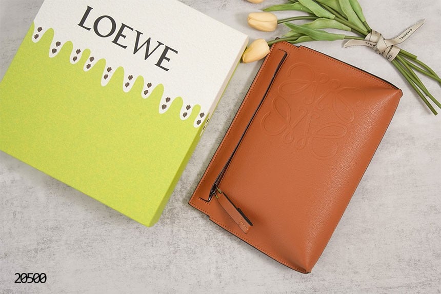 🔆 [LOEWE] 로에베 24ss 클러치백 브라운🔆