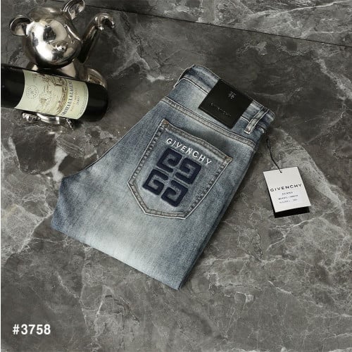 🍀 [GIVENCHY] 지방시 로고 자수 블랙패치 워싱 데님 팬츠🍀