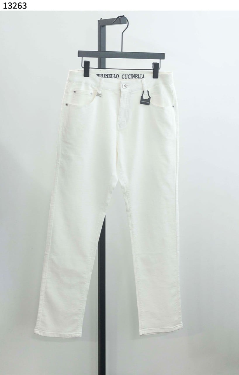#브루넬로쿠치넬리 [Brunello Cucinelli] 화이트 콰로나 데님진 신상입고💢 #하의 #팬츠 #13263