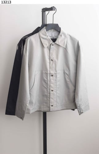 #프라다 [PRADA] 블루종 심플 카라 재킷 신상입고💢 #상의 #자켓 #13213