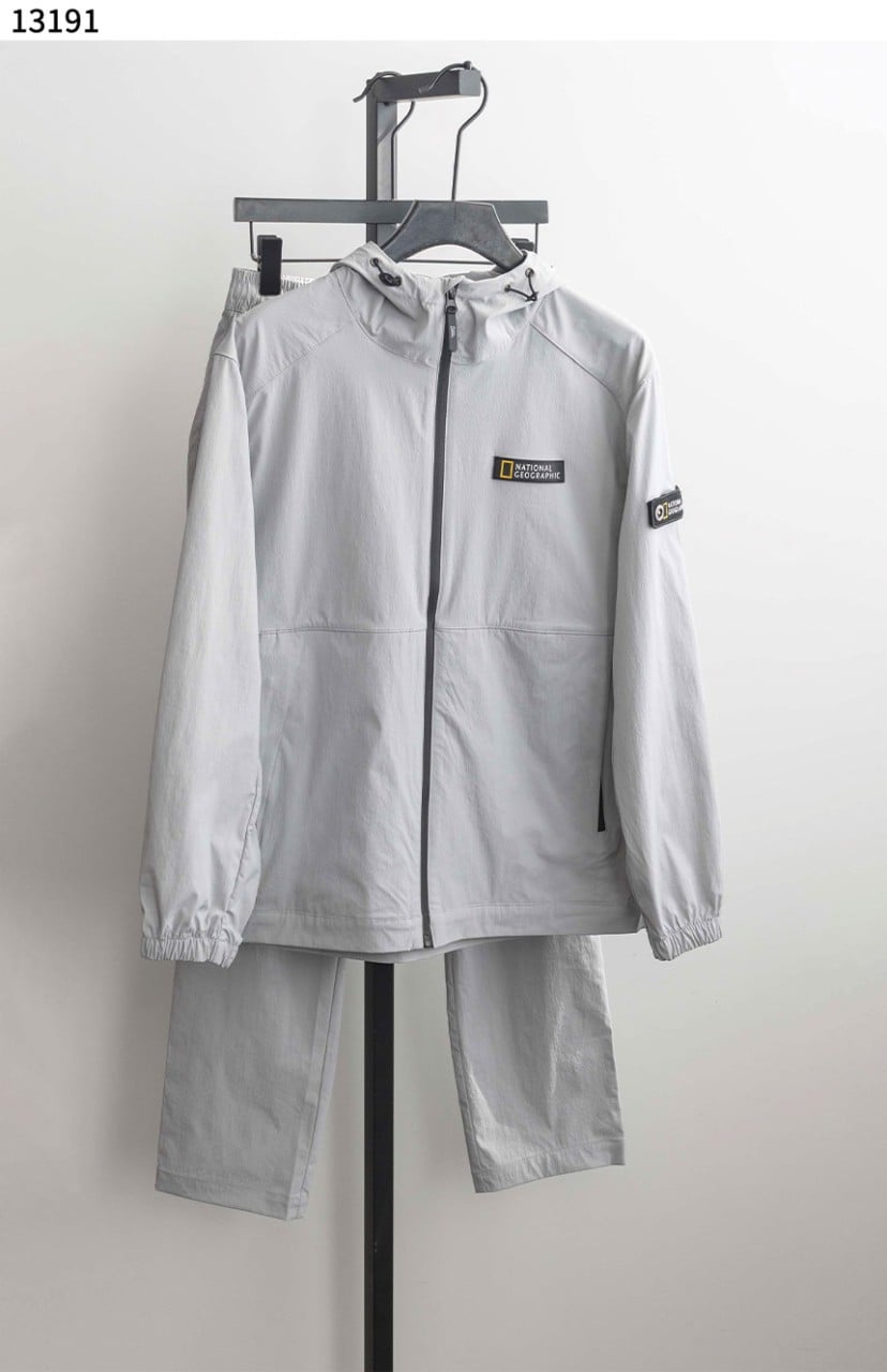 #내셔널지오그래픽 [National Geographic] 남성 나이론 바람막이 후드집업 팬츠 세트 신상입고💢 #세트 #13191