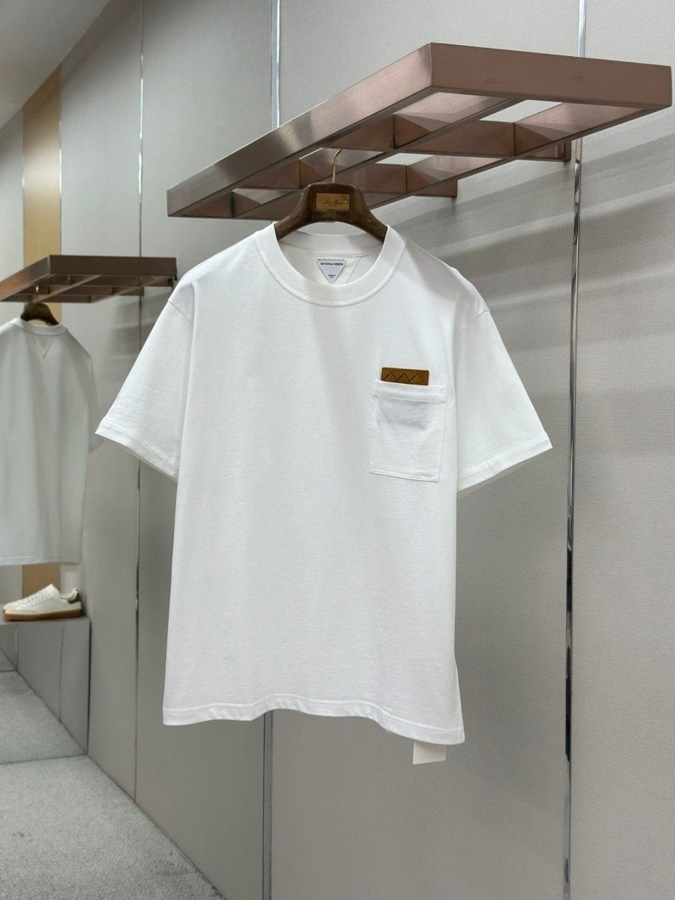 💕 보** 인트레치아토 소매로고 티셔츠