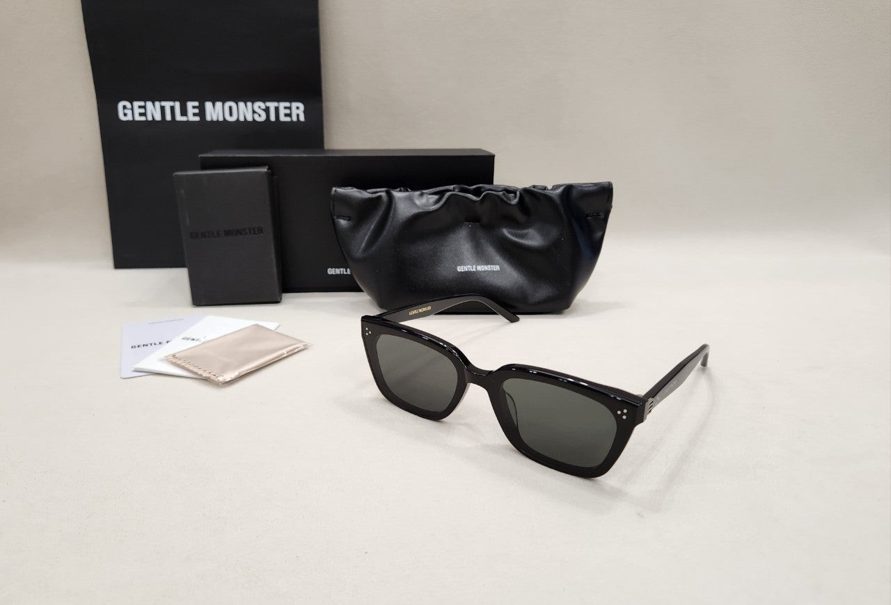 젠*틀몬스터 누메르 썬그라스 블랙 입고~